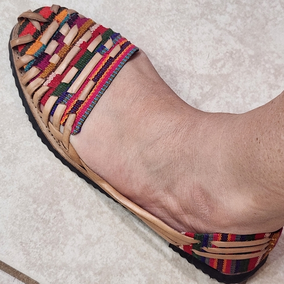 Leather Woven Mexican flats, women's size 8/41, Rubber Soles - Picture 2 of 4